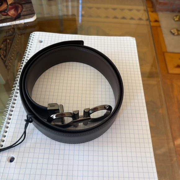 Salvatore Ferragamo Men’s Gancini Reversible Belt - Picture 2 of 3